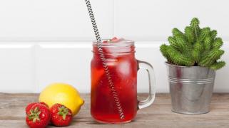 Strawberry Lemonade Iced Tea / Cocktail